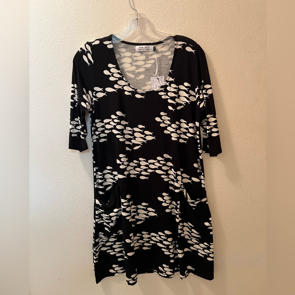 Fighting Eel - Ava Sky NWT Dress Shaw in Black Fish